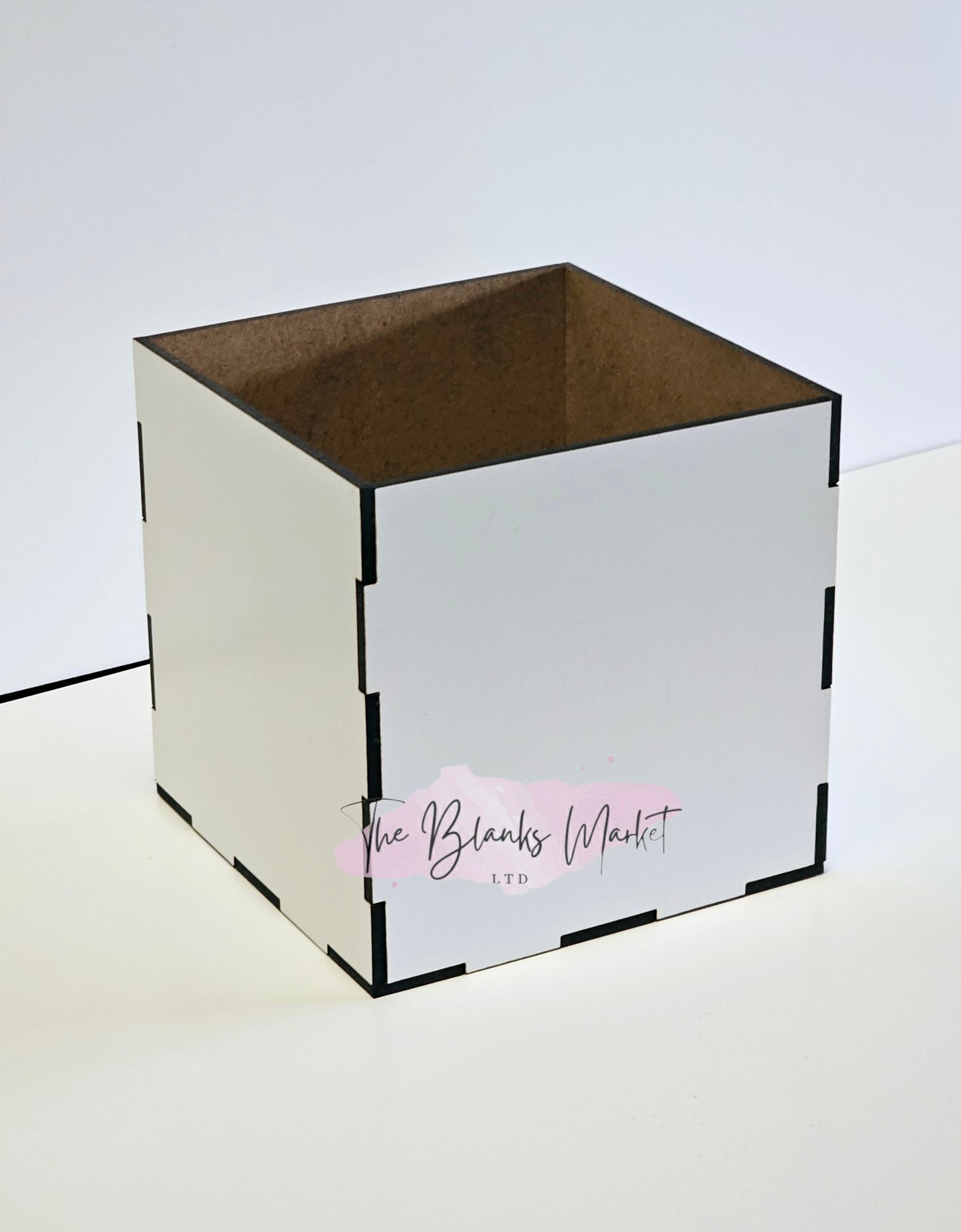 White fronted mdf pot