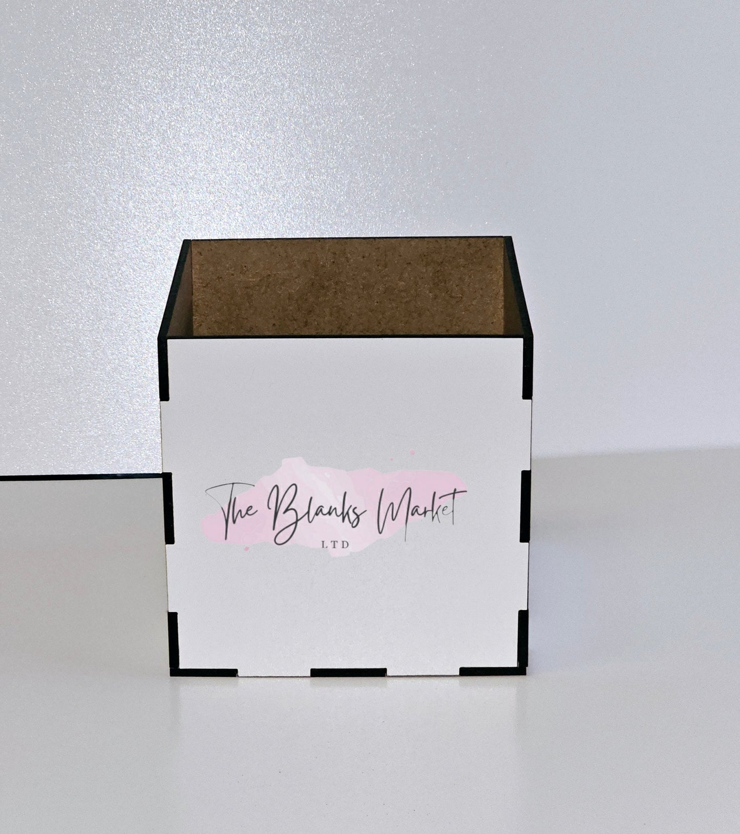 White fronted mdf pot