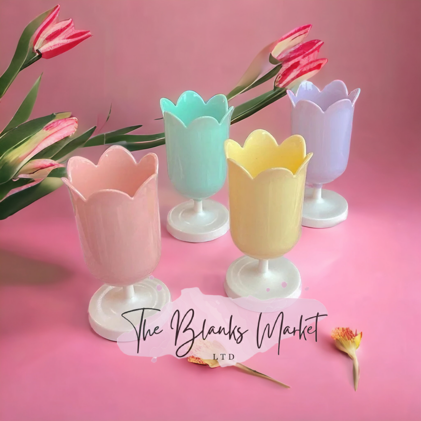 Tulip pen holder