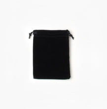 Load image into Gallery viewer, Black velvet pouch 12x9cm
